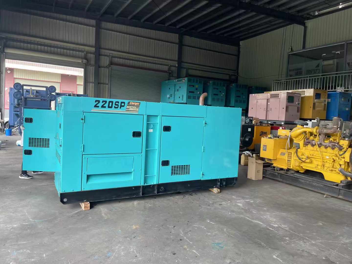 七台河柴油发电机组长期不间断运行时，如何监控其温度和压力？