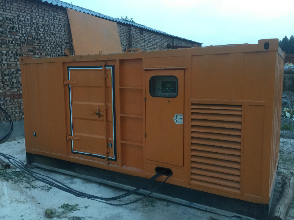 七台河发电机组长期使用中，电缆线的敷设路径有哪些要求？